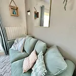 Manon - Nid Douillet Avec Balcon A 50m De La De *